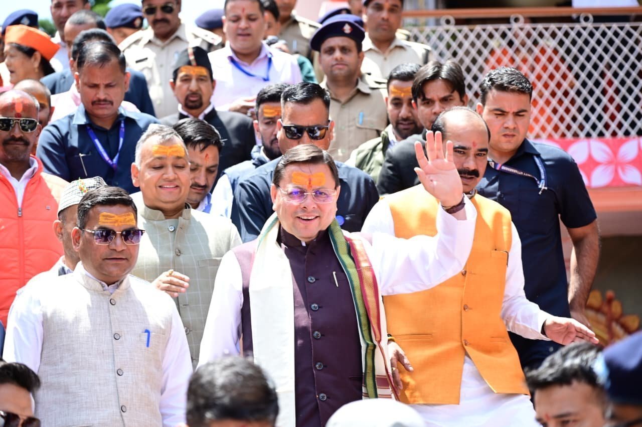 अल्मोड़ा के डोल आश्रम में भव्य आयोजन, सीएम पुष्कर सिंह धामी ने लिया महोत्सव में भाग