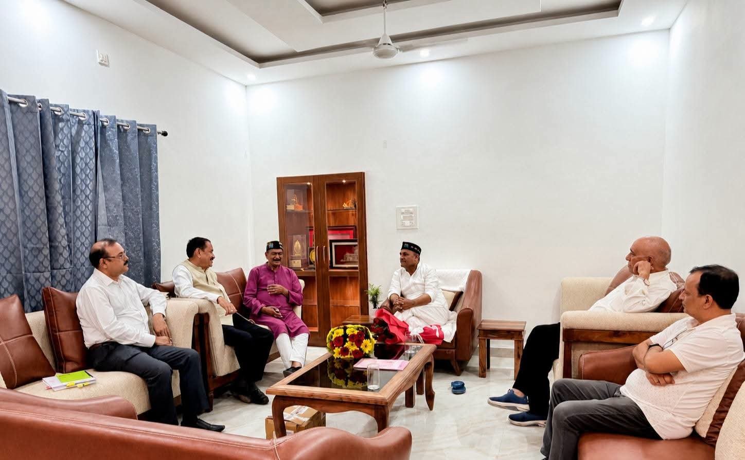 देहरादून प्रवास के दौरान माननीय कैबिनेट मंत्री श्री राम सिंह कैरा जी से शिष्टाचार भेंट