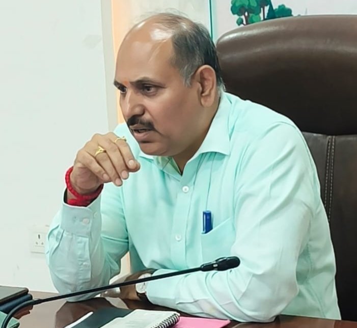 हरिद्वार में संस्कृत भाषा के प्रचार-प्रसार हेतु सभी सरकारी कार्यालयों में द्विभाषी नामपट्ट अनिवार्य