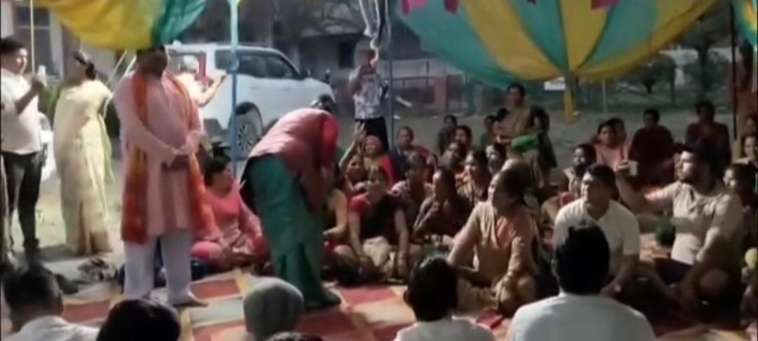बेतालघाट में विधायक सरिता आर्या का विरोध, कैबिनेट मंत्री खजान दास को भी झेलना पड़ा जनाक्रोश