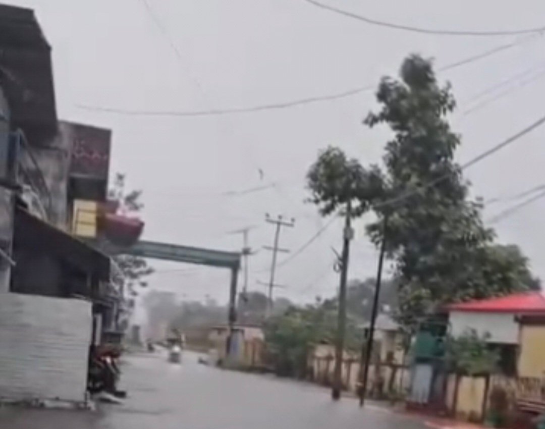पहली बारिश में डूबा जीवनगढ़, विकास के दावों पर उठे सवाल