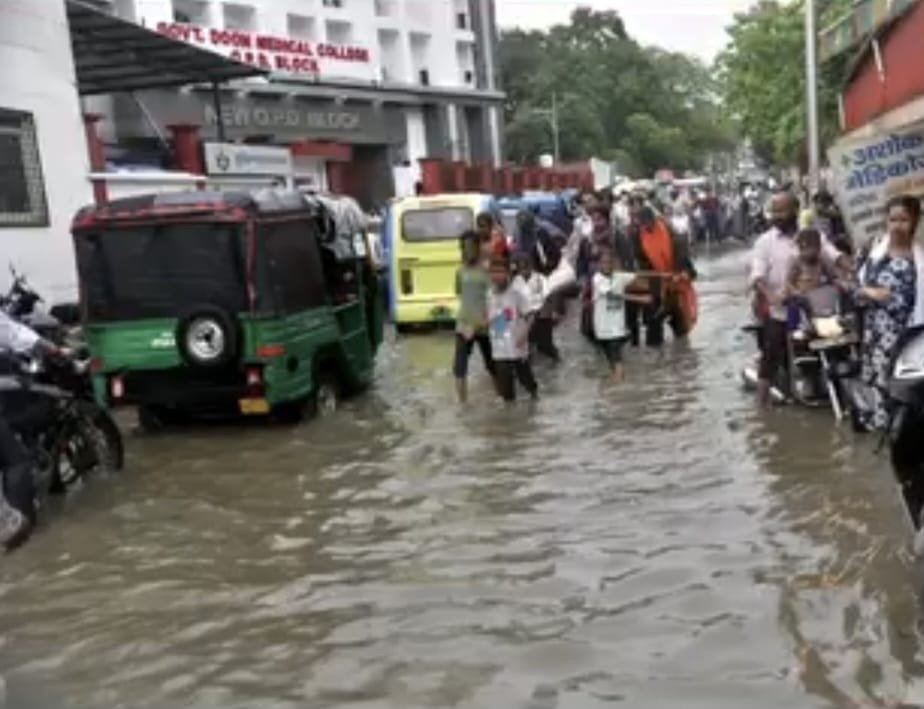 उत्तराखंड में मानसून की दस्तक, पहली बारिश में देहरादून की ‘स्मार्ट सिटी’ व्यवस्था की खुली पोल