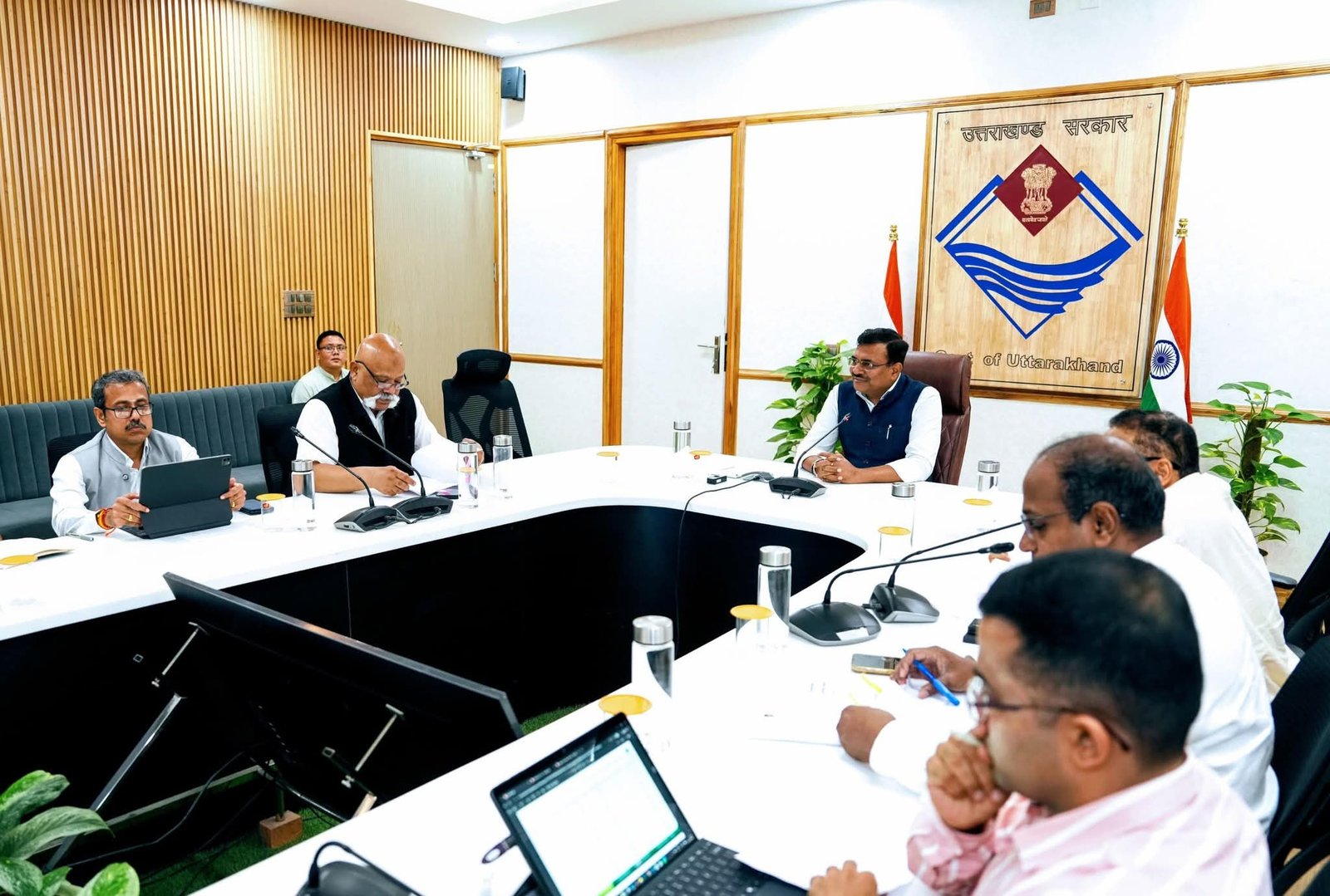 ग्रामीण विकास परियोजनाओं में तेजी लाने के निर्देश, तीन दिन में पोर्टल पर अपलोड हों प्रस्ताव : मुख्य सचिव आनंद बर्द्धन