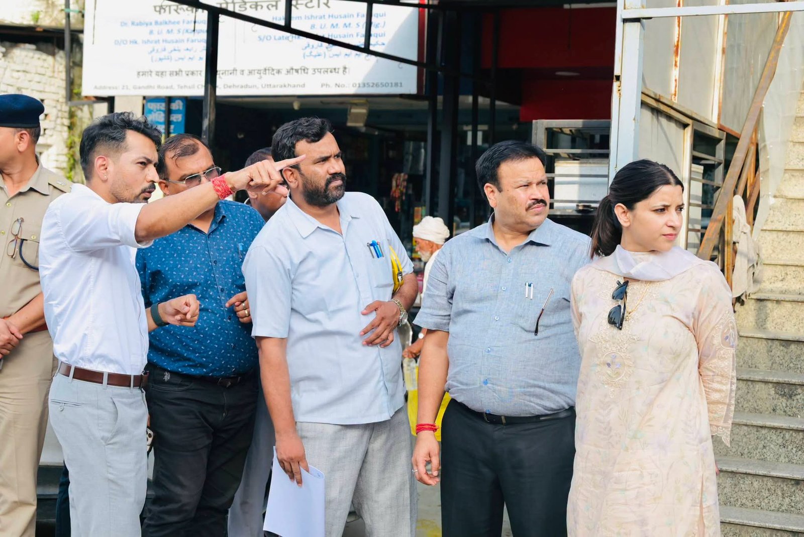 तहसील चौक–आढ़त बाजार सड़क चौड़ीकरण परियोजना का डीएम ने किया निरीक्षण, समयबद्ध मुआवजा वितरण के दिए निर्देश