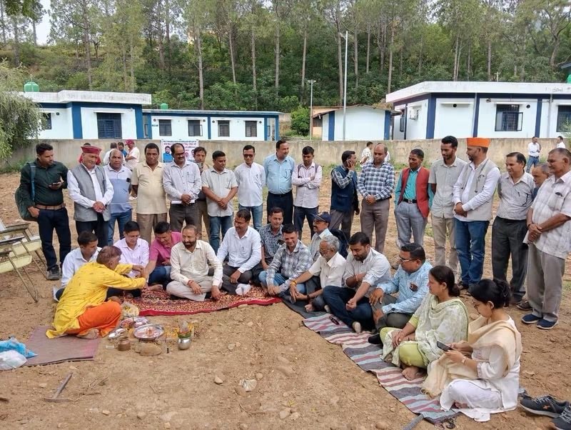 थौलधार विकासखण्ड परिसर में बैडमिंटन कोर्ट का भूमि पूजन, विधायक प्रीतम सिंह पंवार बोले— खेलों को मिलेगा नया मंच