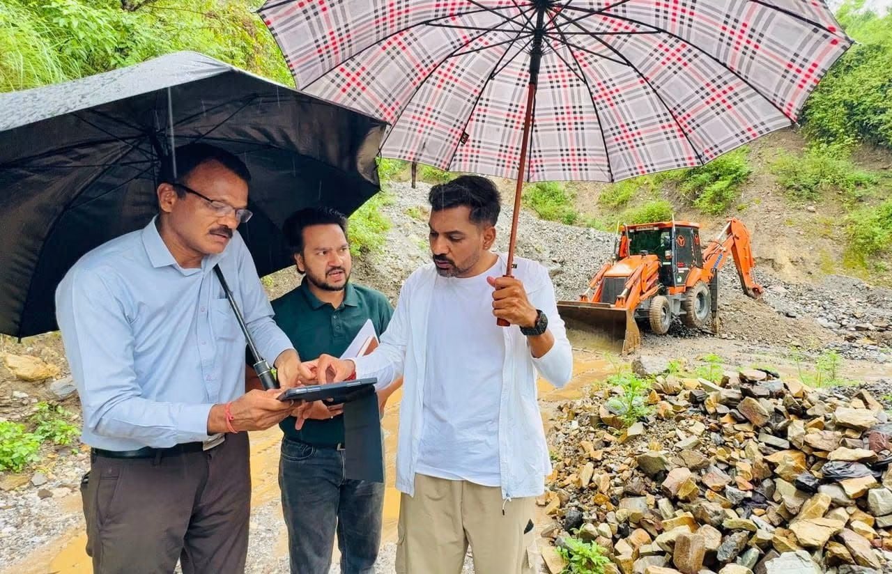 बड़ी खबर: देहरादून में बारिश पर प्रशासन का बड़ा एक्शन, डीएम ने ग्राउंड जीरो पर पहुंचकर दिए सख्त निर्देश