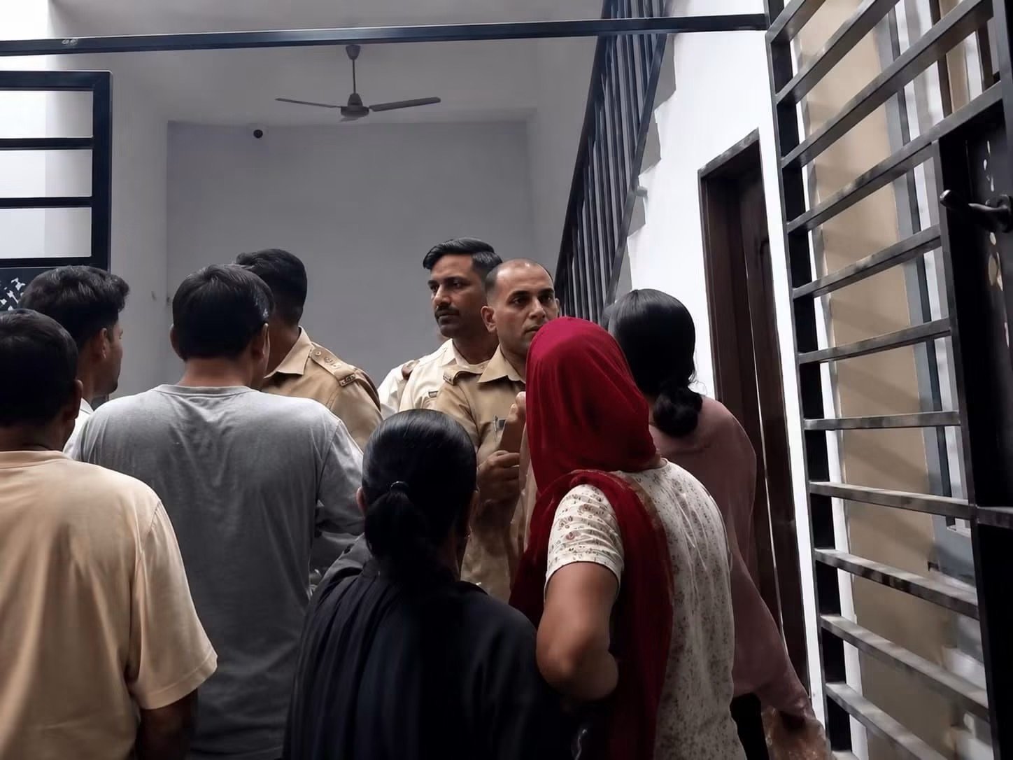 ऋषिकेश में महिला को पुलिसकर्मी द्वारा थप्पड़ मारने का कथित वीडियो वायरल