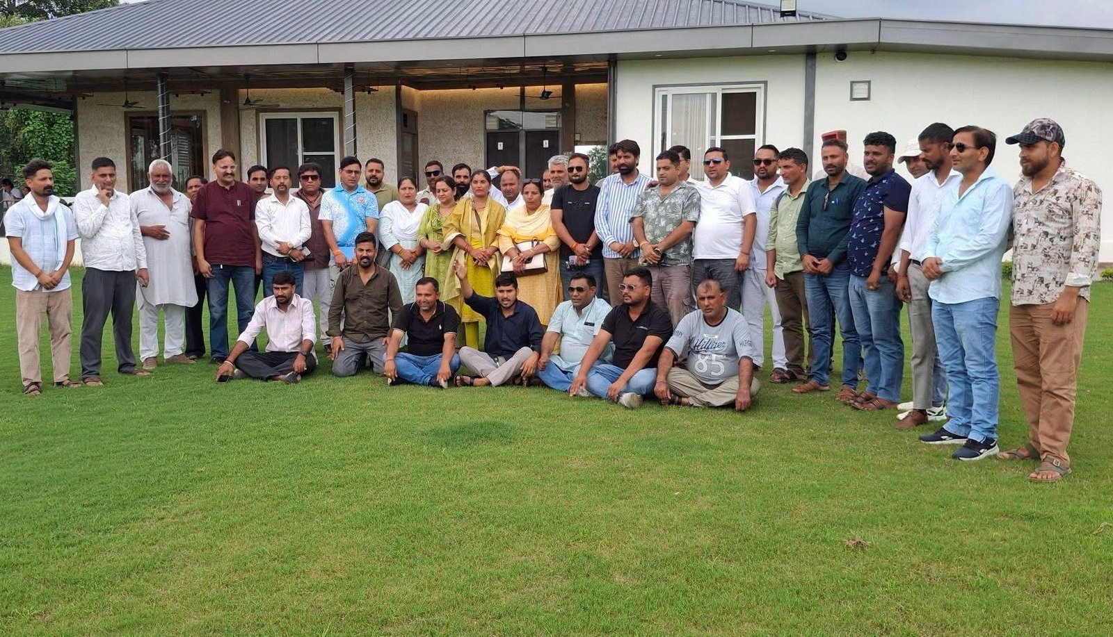 VBGRG नियमों के विरोध में उतरे पछवादून के ग्राम प्रधान, कार्य बहिष्कार की चेतावनी