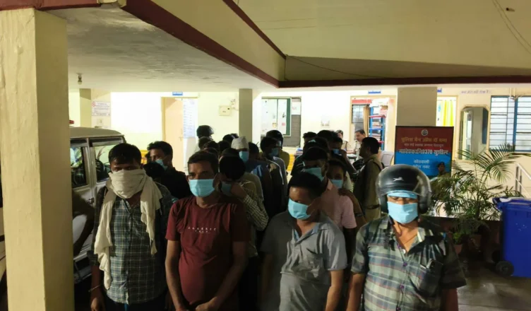 शराबियों की ‘बारात’ लेकर थाने पहुंची दून पुलिस, 30 लोगों पर कार्रवाई